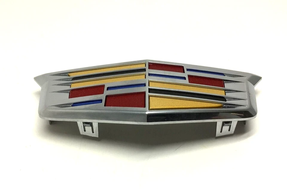 Cadillac CTS V ATS serie V 2016-2019 parrilla delantera escudo nuevo OEM 23180160 Foto 2 de 4