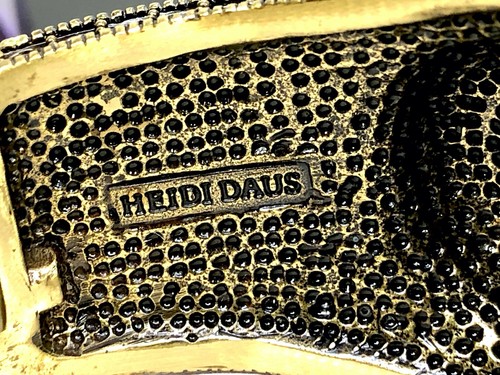 RARE HEIDI DAUS RHAPSODY HUES AMETHYST PURPLE CABOCHON RHINESTONE CUFF BRACELET - Picture 9 of 9