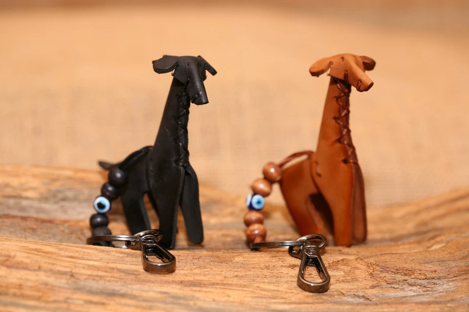 皮革长颈鹿钥匙扣-手工野生动物园动物袋小饰品礼物 — 第 2/4 张图片