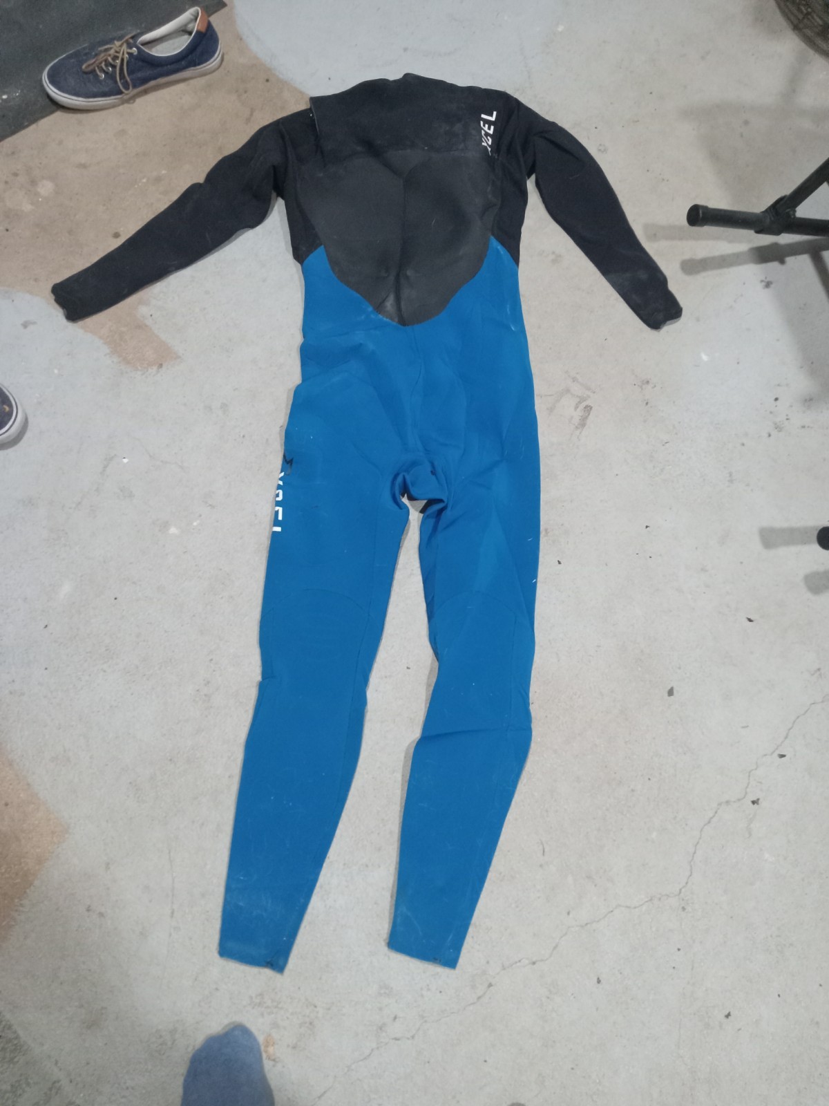 XCEL Celliant Infrared Full Wetsuit Men’s Surf Diving Suit –XL Blue/Black – Used