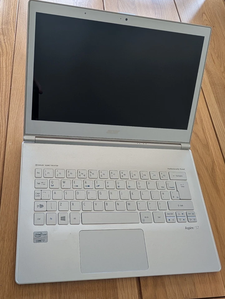 Acer Aspire S7 Touchscreen Ultrabook (inkl. Lederhülle) - Bild 4 von 4