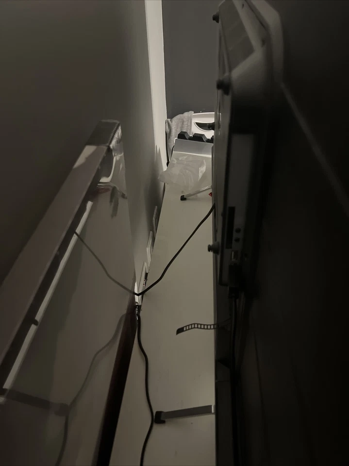 JVC 48 inch tv with remote - Image 3 of 4