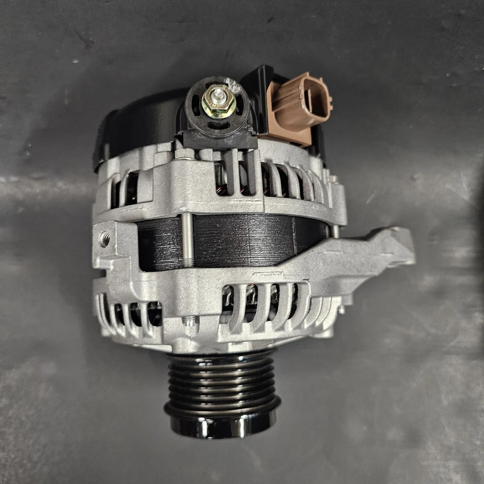 Alternador Toyota RAV4 L4 2013 a 2018 de 2,5 litros - solo AWD - Reman original por casa rodante Foto 3 de 4