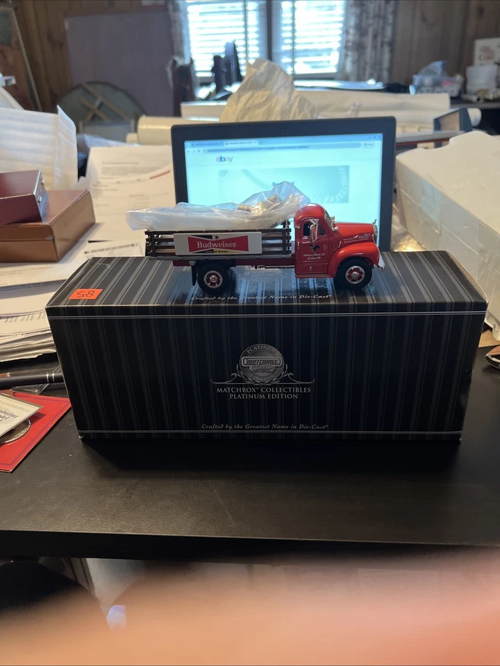 Camión de reparto Matchbox Collectibles Budweiser 1956 Mack B en caja y completo Foto 4 de 4
