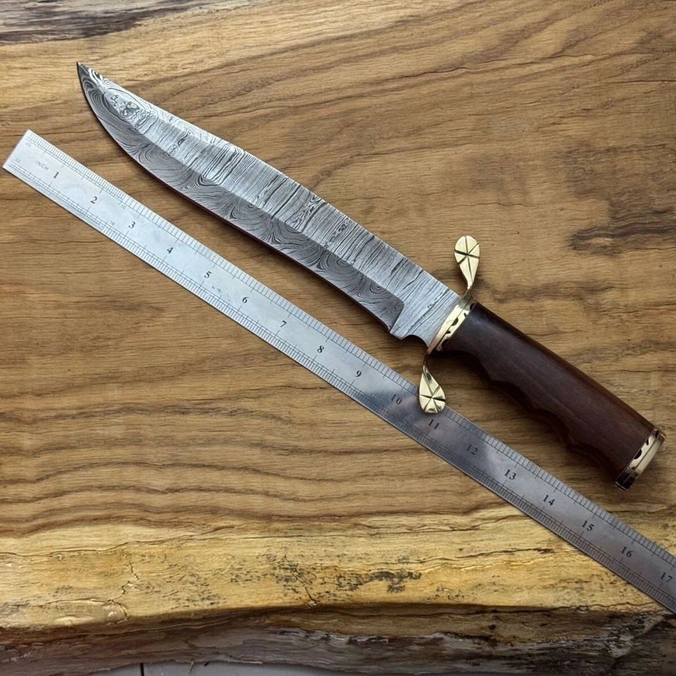 Cuchillo Bowie de caza de acero Damasco hecho a mano personalizado con funda de cuero Foto 4 de 4