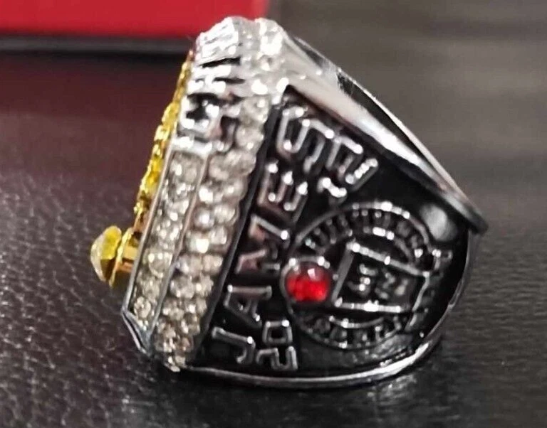 LEBRON JAMES 2012 Miami Heat REPLICA Championship Ring With Box NEVER WORN - Image 2 of 4
