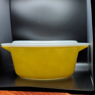 VINTAGE PYREX 473 Round Yellow White Brown Glass Casserole Dish w/ Floral Lid