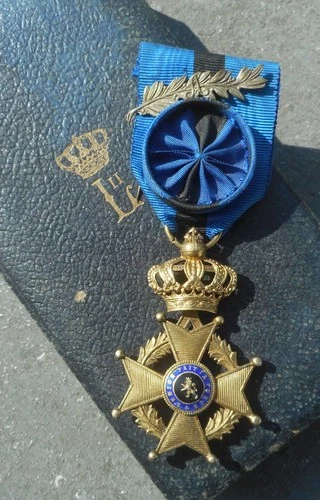 BELGIUM AND BELGIAN CONGO: 1914/1918 ORDER OF LEOPOLDII - OFFICER'S CROSS + CASE