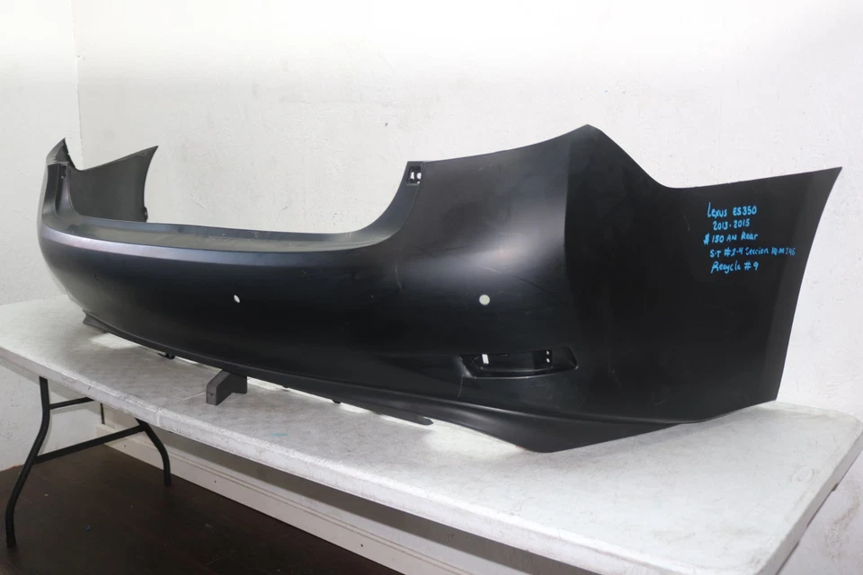 2013 2015 LEXUS ES350 REAR BUMPER COVER WITH SENSOR HOLES Foto 3 de 4