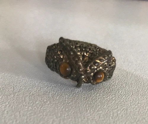 Vintage Mid-Century Costume Jewelry  Owl Ring With 2 Tiger Eye Stones Uncas Co.