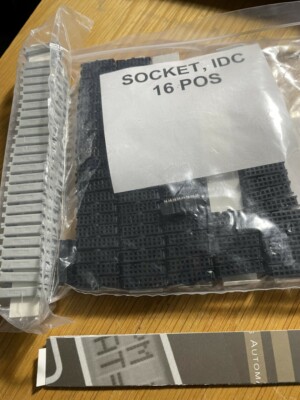 A lot of TEN (10) Female IDC 2x8, 16 pins connectors with strain relief
