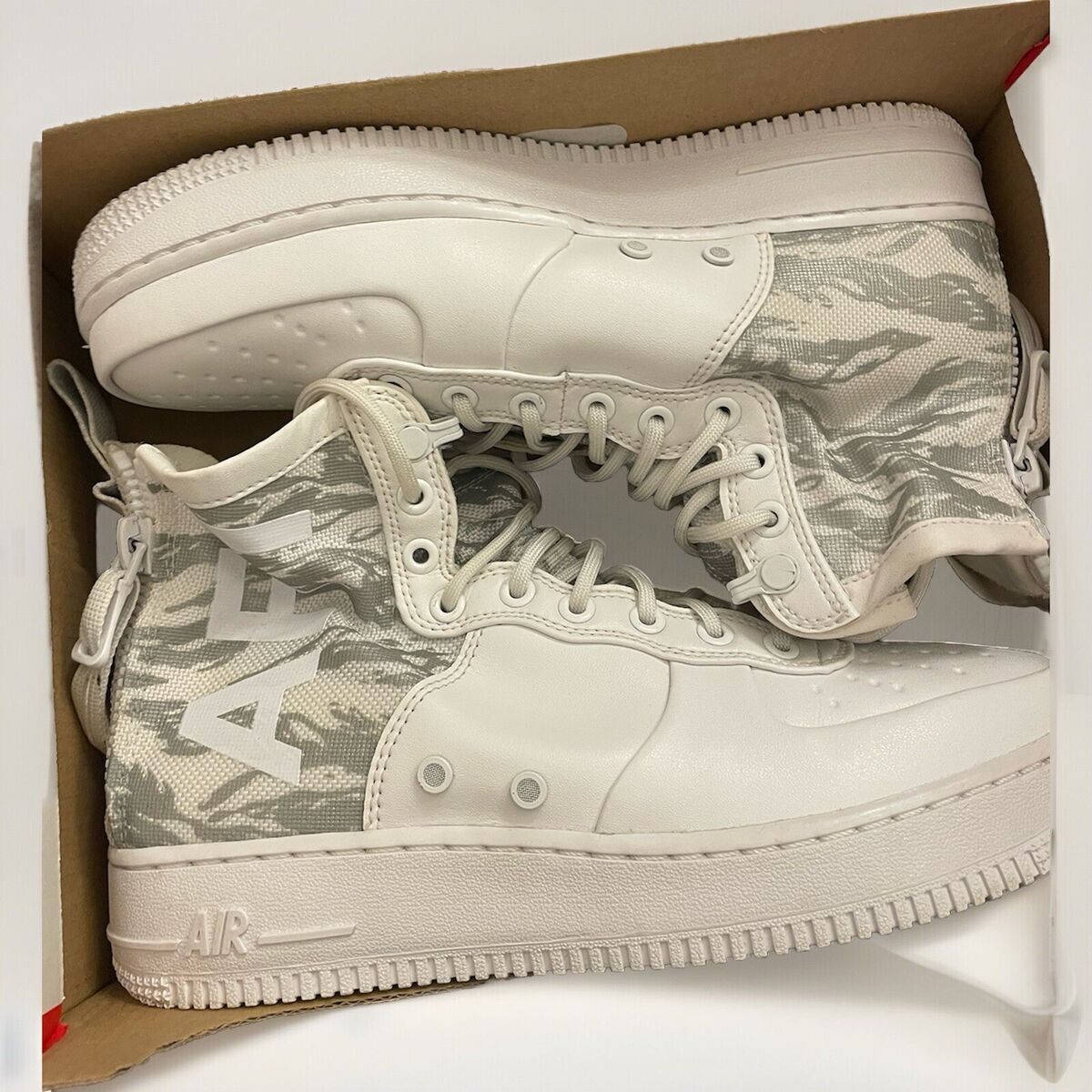 Nike SF Air Force 1 Mid Winter Camo