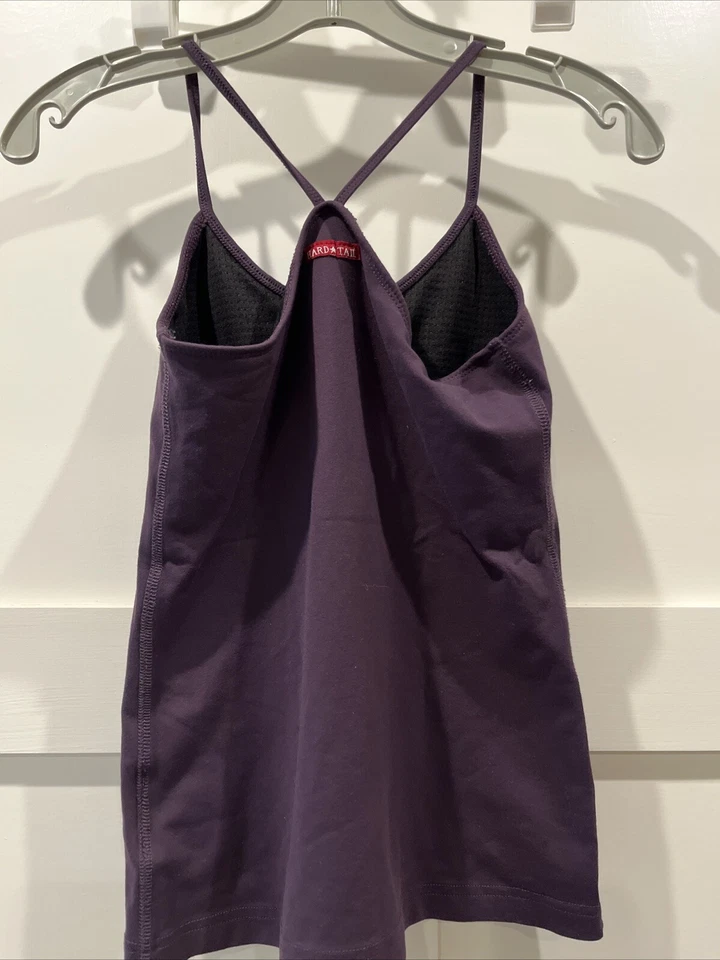 Sujetador Hard Tail Forever Tank Top Berenjena Púrpura Pequeño con Estante Usado en Excelente Condición Foto 3 de 4