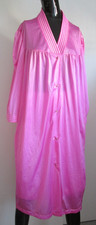 NWT Vintage Vanity Fair Size XL Soft Satin Pink Snap Front Robe