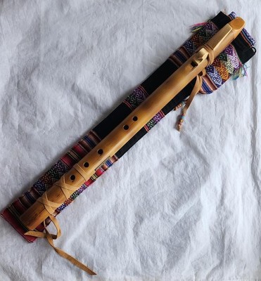 Professionelle peruanische Indianerflöte, Native American Flute Holzflöte Hülle