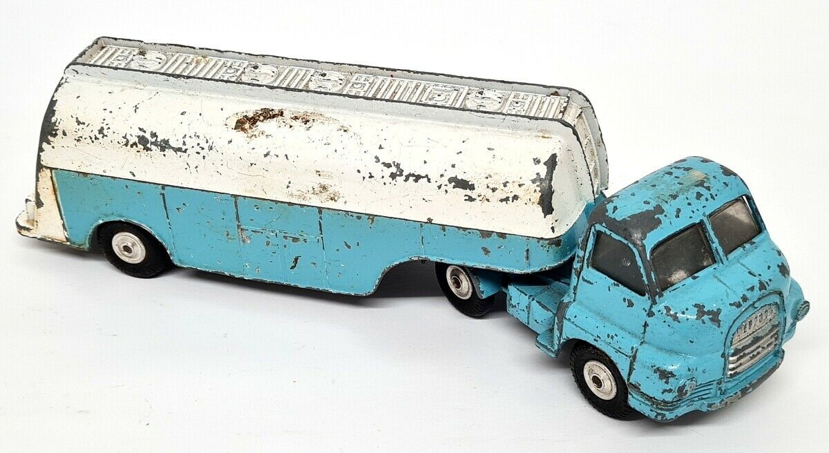 Corgi Major Vintage - Big Bedford Tractor Unit + Milk Tanker
