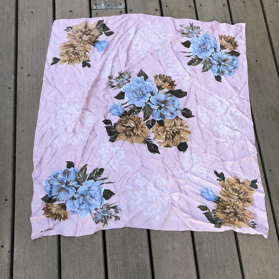 liz claiborne pink floral scarf Made In Korea 1995 Silk 33”X35” - Изображение 3 из 4