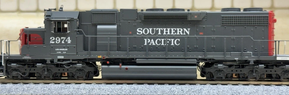 Scaletrains Rivit Counter ( Ho Scale )Southern Pacific Sd38-2 DCC Ready ( 2974 ) - Image 3 of 4