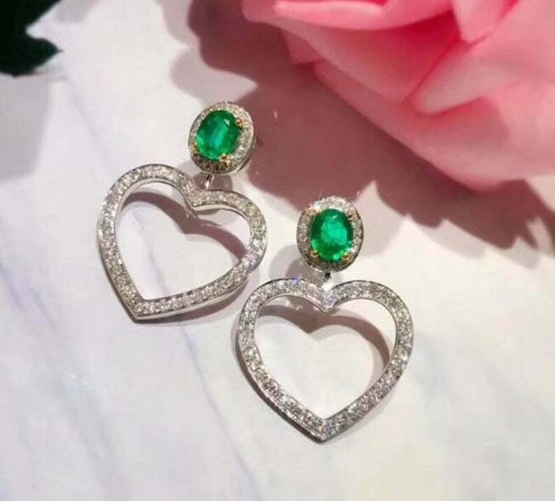 Pendientes colgantes naturales de 1,5 quilates con estilo de corazón de oro blanco macizo de 14 k Foto 3 de 4