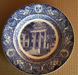 1938 University of Iowa Wedgwood Third Edition Hall of Natural Science Plate