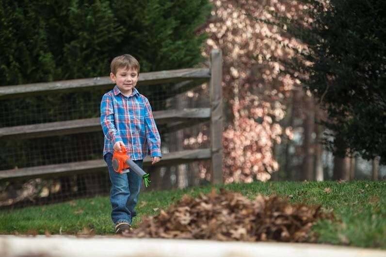 HUSQVARNA SOFFIATORE GIOCATTOLO REGALO BAMBINO SOFFIA REALMENTE EFFETTO SONORO foto 4