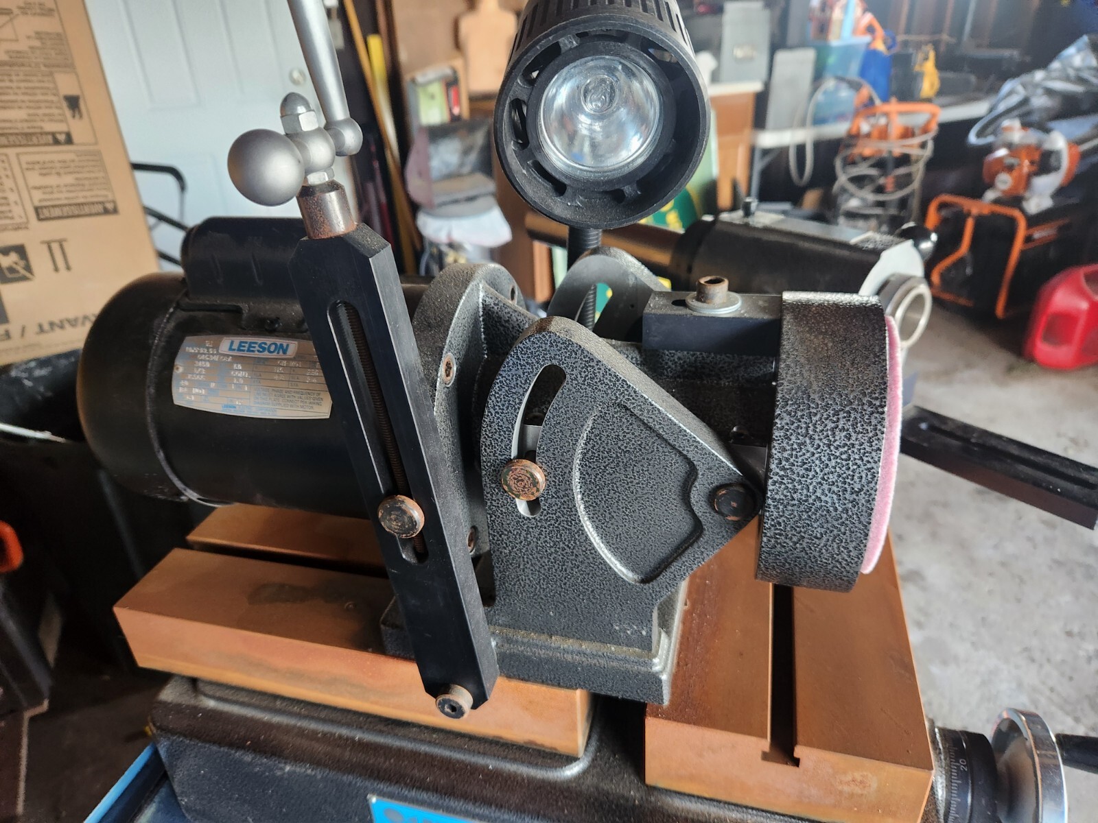 CUTTERMASTER MG30 END MILL SHARPENER w/Z AXIS RISER & PNEUMATIC FINGER