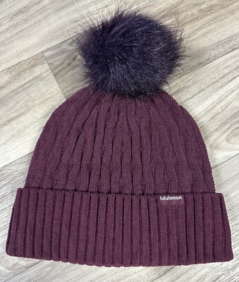 Lululemon Cable Knit Pom Beanie Plush One Size Cassis CSSI  display picture 1