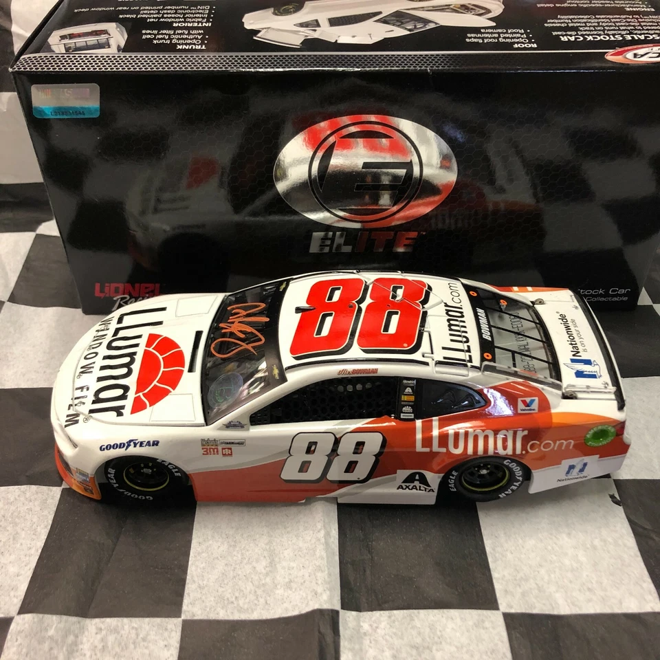 Alex Bowman #88 Llumar Finestrino Film Autografato 2018 ZL1 1:24 Elite 1 Di 158 - Immagine 2 di 4
