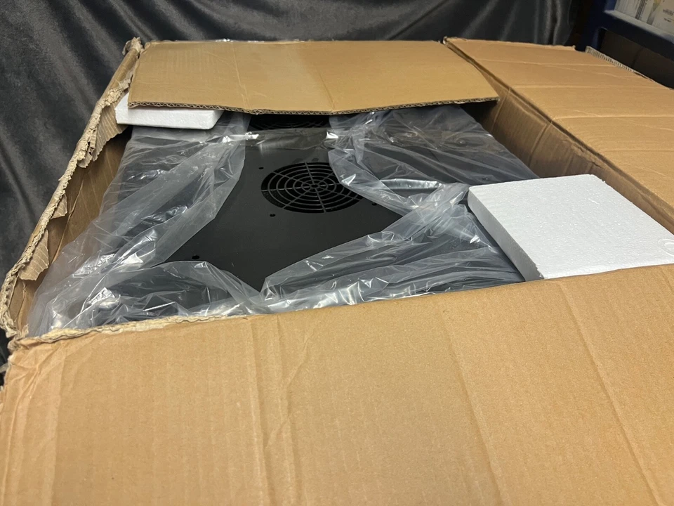 Tripp Lite SmartRack 6U Server Rack SRW6U Wall-Mount Vented Locking - NIB - Image 4 of 4