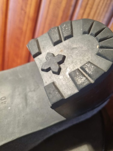 UGGS SHEEPSKIN GREY SUEDE ANKLE BOOTIES SIZE 7M/9L INSOLES-25CM SHEEP FUR INSIDE - Picture 9 of 10