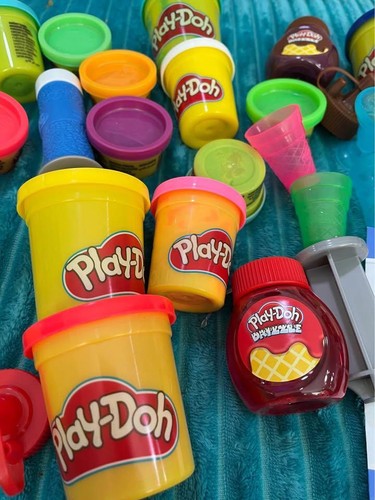 Play Doh Kitchen Creations Drizzy Ice Cream Set Accessories ONLY - Picture 2 of 4