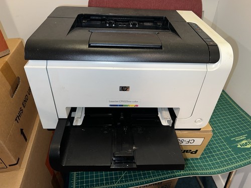 HP Color LaserJet CP1025NW Printer W/Tray No Toner - Picture 1 of 2