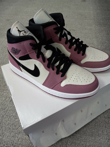 Jordan 1 Mid 'Light Mulberry' â Crepped