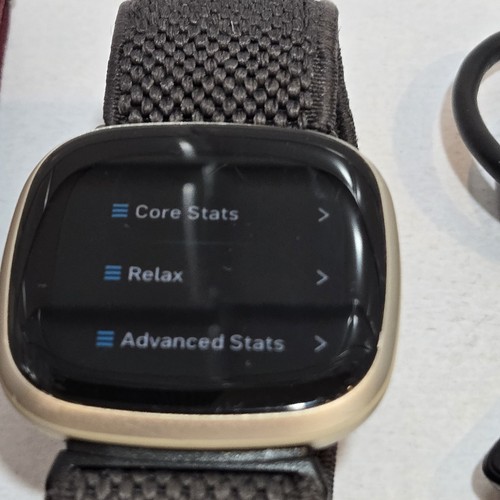 Fitbit Versa 3 Fitness Activity Smart Watch W/ GPS Gold Tone Multiple Bands - Photo 19 sur 24