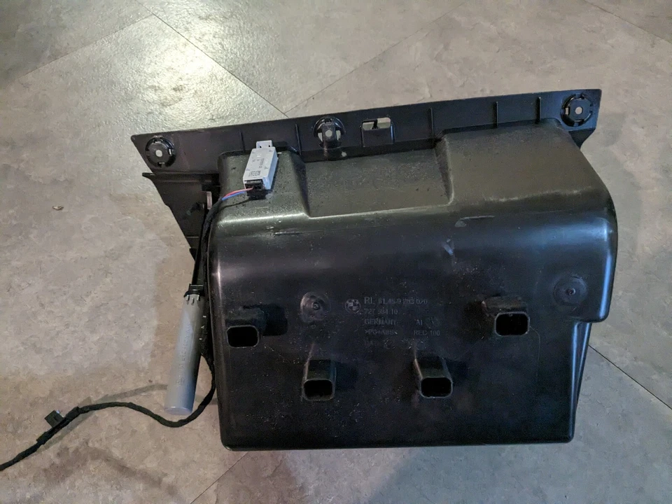 BMW I3 EV Glove Box And Wood Trim Eucalyptus  - image 4 of 4