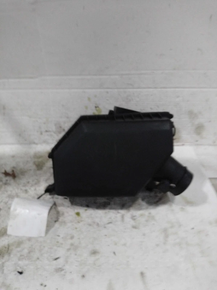 Used Air Cleaner Assembly fits: 2016 Volvo S60 XC70 2.0 Grade A - Image 2 of 4