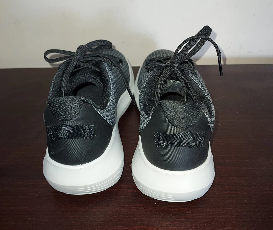 Zapatillas deportivas Under Armour para mujer 7,5 M entrenamiento ondulado confort atlético negras Foto 3 de 4