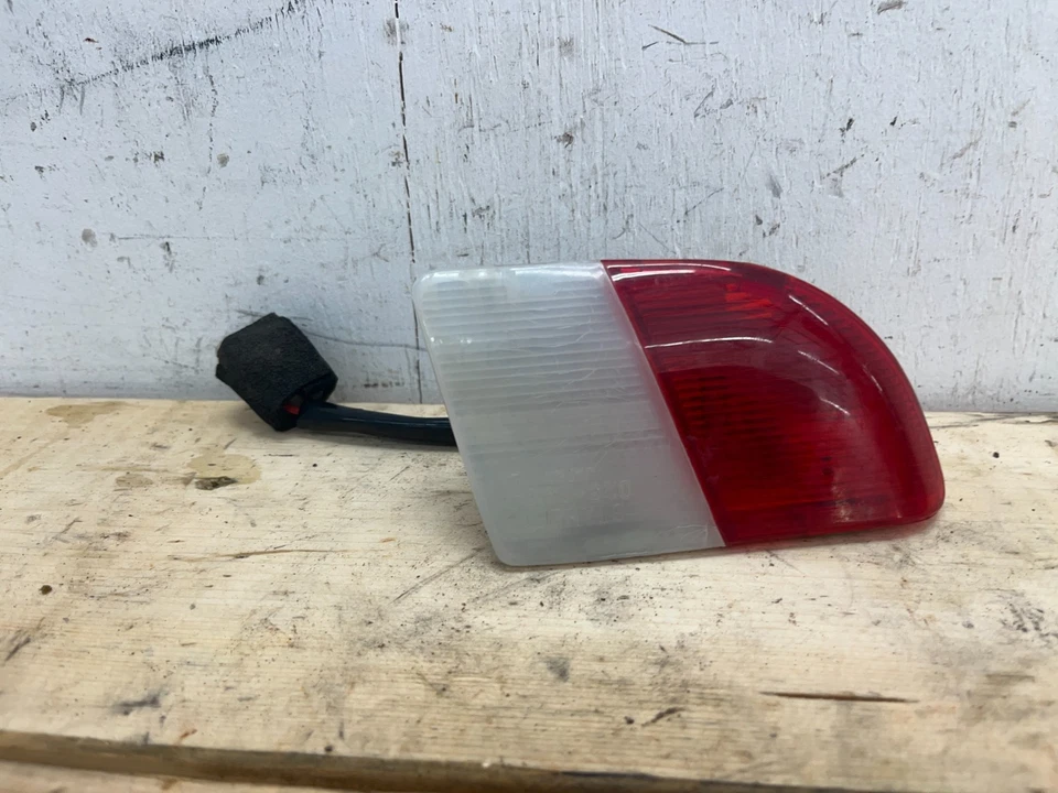 Lámpara de luz de cortesía para puerta lateral izquierda Mazda RX7 88-91 roja blanca convertible Foto 4 de 4