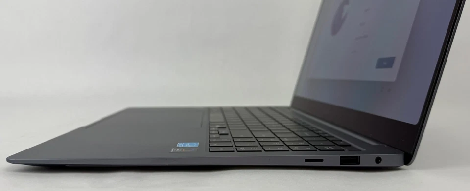 Samsung NP960XGK 16" 2880x1800 Touch Ultra 7-155H 32GB 1TB SSD W11H Laptop - Image 4 of 4