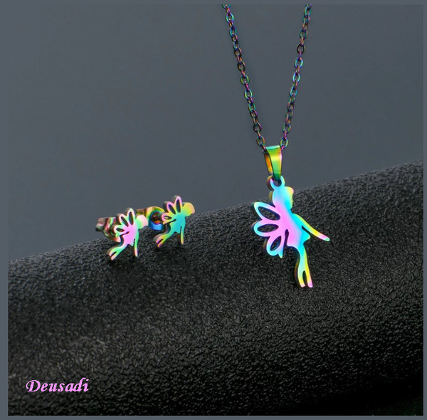 COLLAR,COLGANTES Y PENDIENTES CON HADA DE ACERO MULTICOL0R