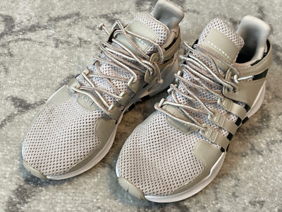 sneakers like yeezy 700