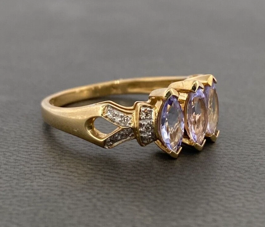 9ct Yellow Gold Iolite & Diamond Cluster Ring Size N - Image 2 of 4