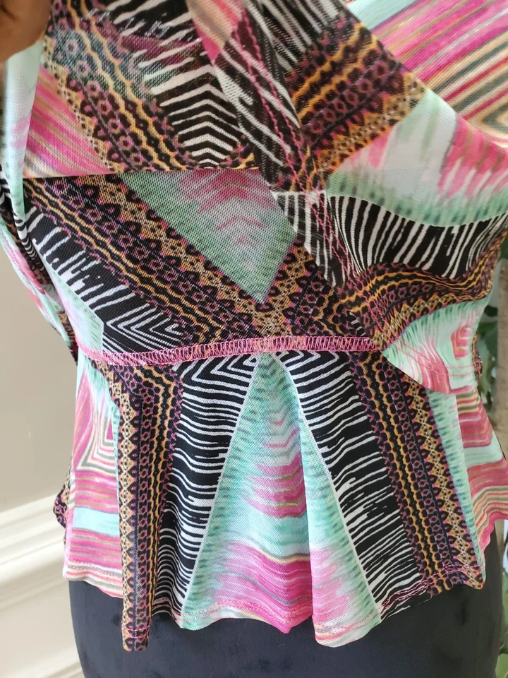 Bebe女式多色圆领无袖分层吊带上衣,大号 — 第 4/4 张图片