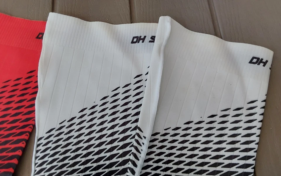 2 PAIRS ! Cyling Socks Anti Slip Silicone Hi-Tech Fabrics PRO's Choice Men Women - Image 3 of 4