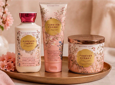 Bath & Body Works /creams and perfumes candles set