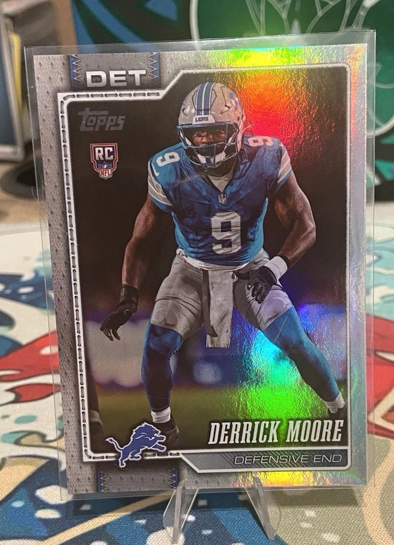 2026 Topps Flagship Derrick Moore RC Rainbow Foil #317 Detroit Lions LP