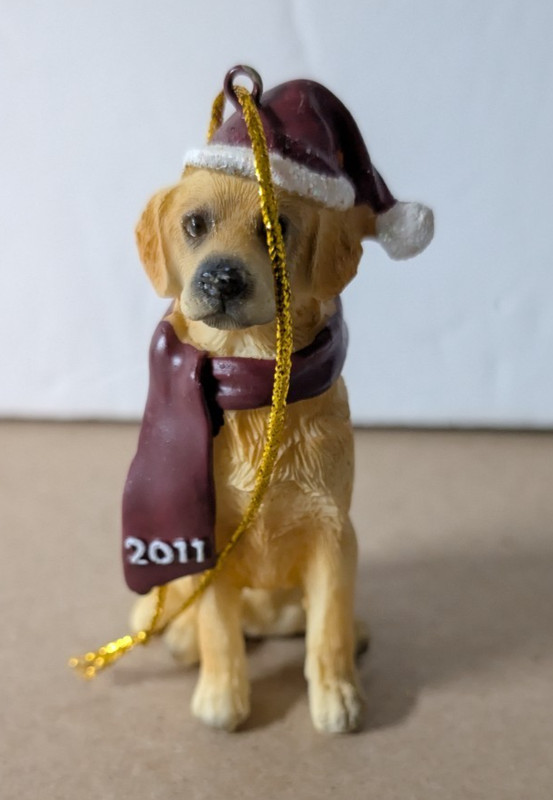 2011 Golden Retriever Christmas Ornament Figurine Danbury Mint?
