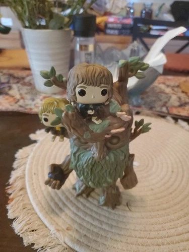 Lord Of The Rings Treebeard With Merry And Pippin Large Funko Pop No Box