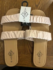 NEW, LADIES SOLE MATES PLEATED SANDALS, LIGHT PINK, SIZE 11