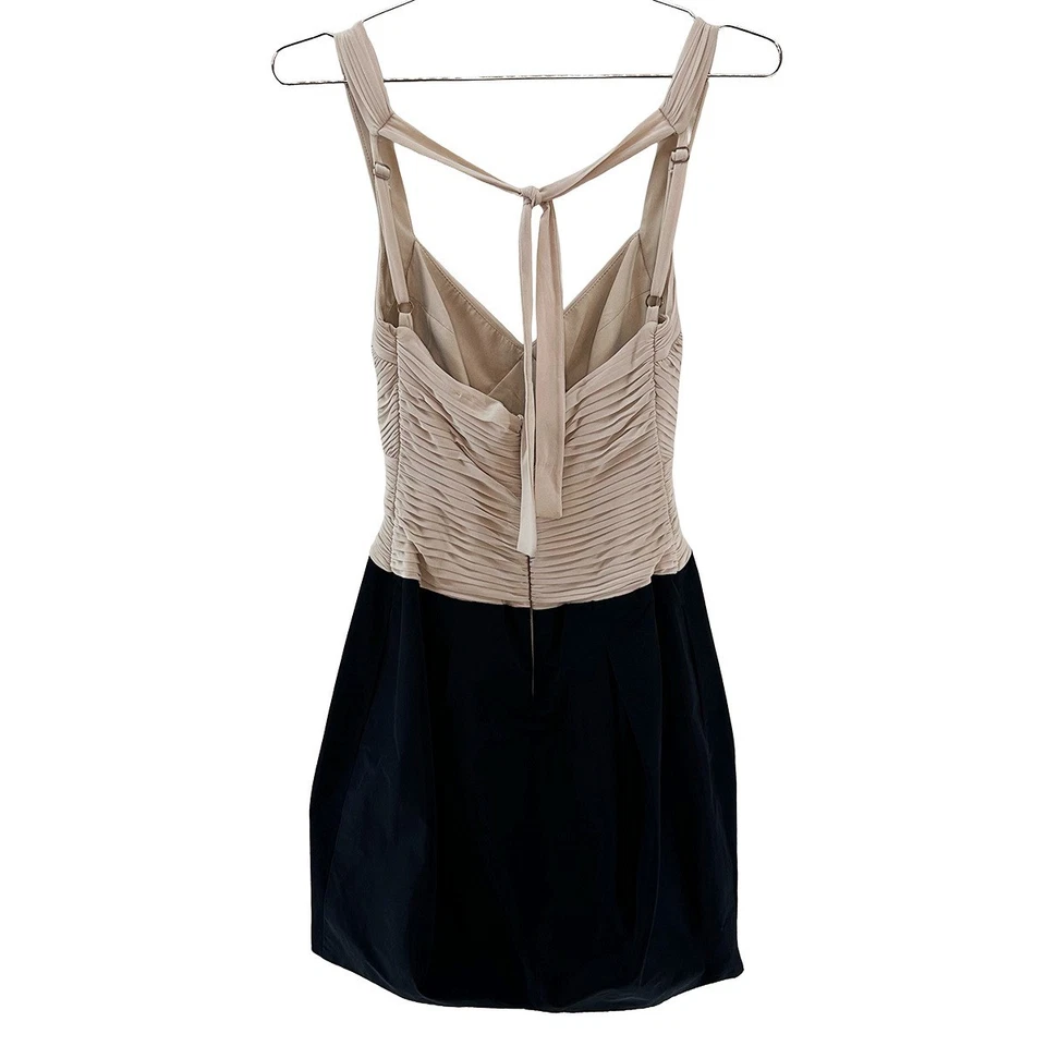 Mini Vestido BCBG MAXAZRIA Top Vendaje Sin Mangas • 4 • Negro, Beige, Nude Foto 4 de 4
